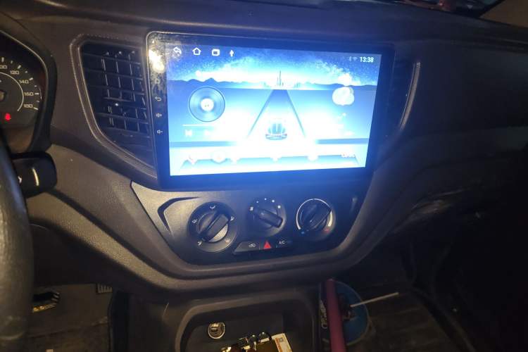 Used Wuling Hongguang V 2021 1.5L Jingqu Edition Enclosed-Window Vehicle LAR Audio And AC Panel