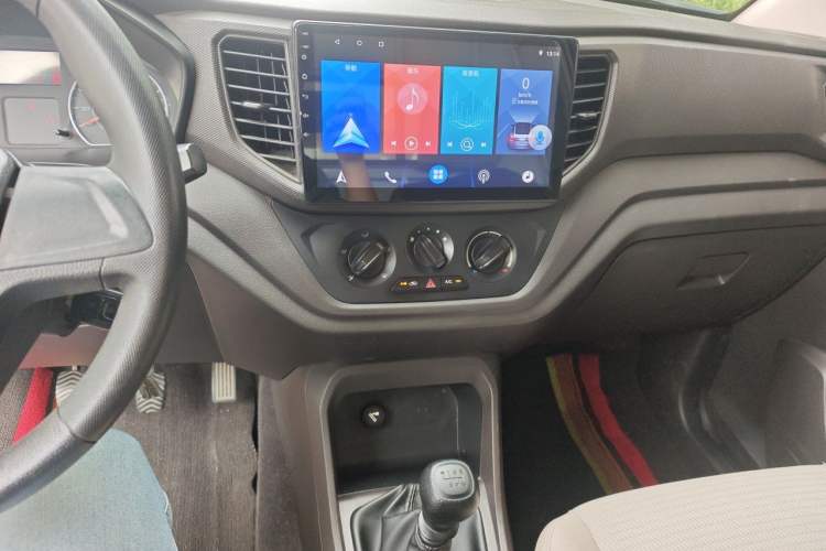 Used Wuling Hongguang V 2021 1.5L Jingqu Edition Enclosed-Window Vehicle LAR Audio And AC Panel