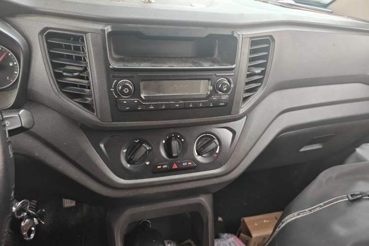 Used Wuling Hongguang V 2021 1.5L Enjoyment Edition LAR Audio And AC Panel