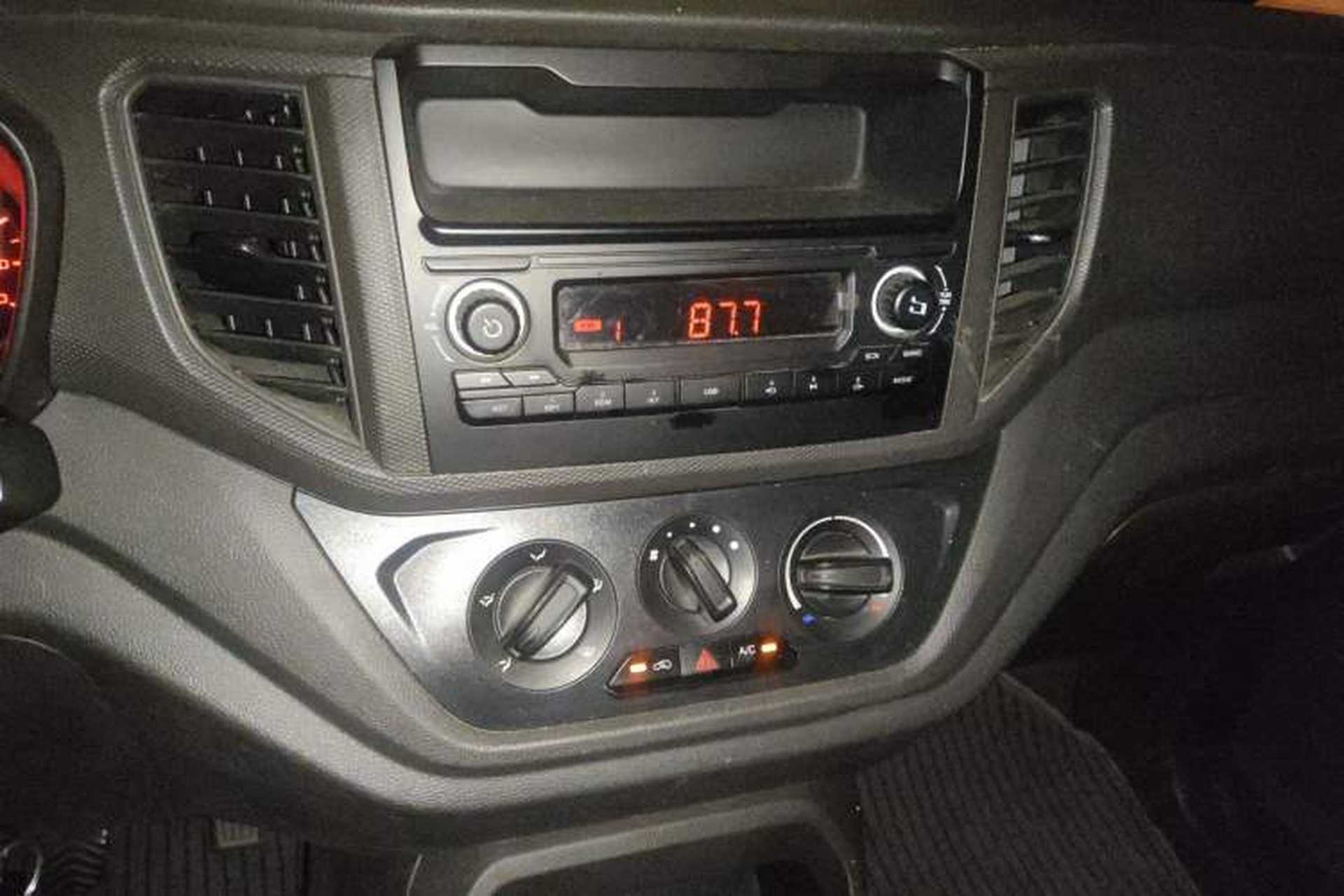 Used Wuling Hongguang V 2021 1.5L Jingqu Version LAR Audio And AC Panel