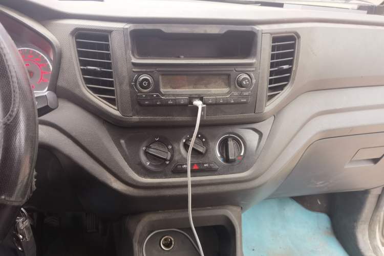 Used Wuling Hongguang V 2021 1.5L Jingqu Version LAR Audio And AC Panel