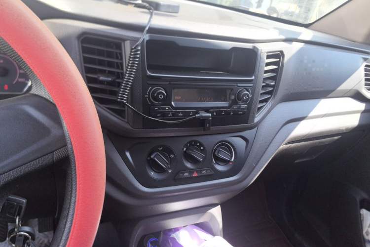 Used Wuling Hongguang V 2021 1.5L Jingqu Version LAR Audio And AC Panel