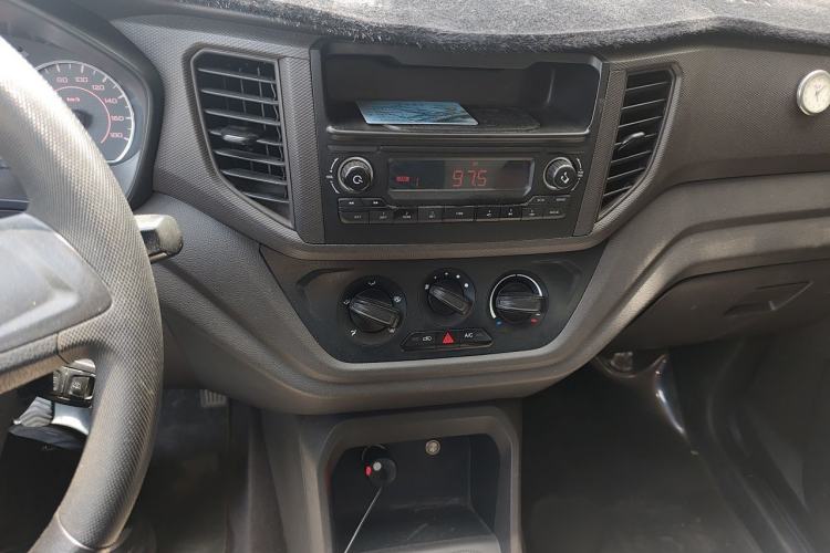 Used Wuling Hongguang V 2021 1.5L Jingqu Version LAR Audio And AC Panel