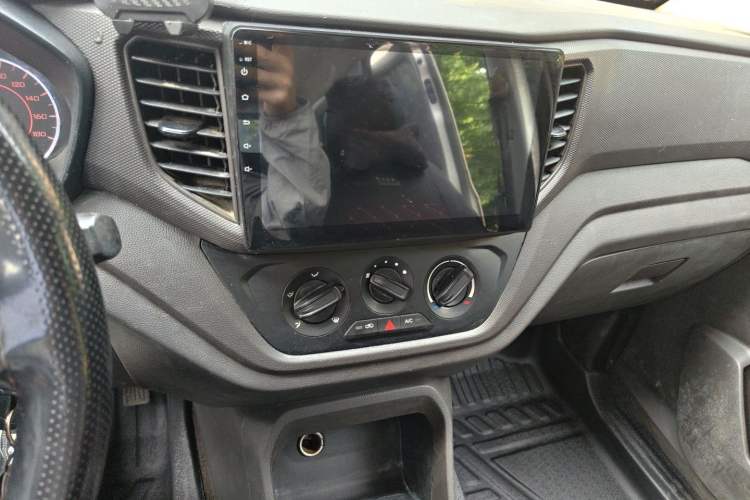Used Wuling Hongguang V 2021 1.5L Jingqu Version LAR Audio And AC Panel
