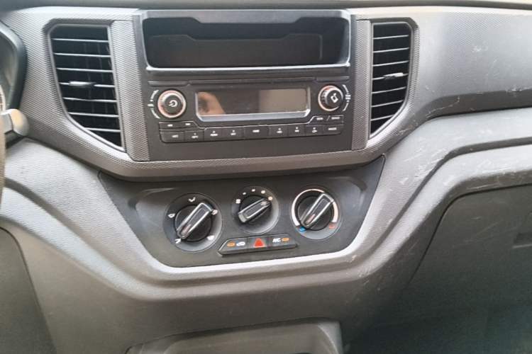 Used Wuling Hongguang V 2021 1.5L Jingqu Version LAR Audio And AC Panel