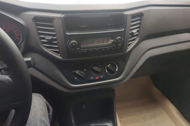 Used Wuling Hongguang V 2021 1.5L Jingqu Version LAR Audio And AC Panel