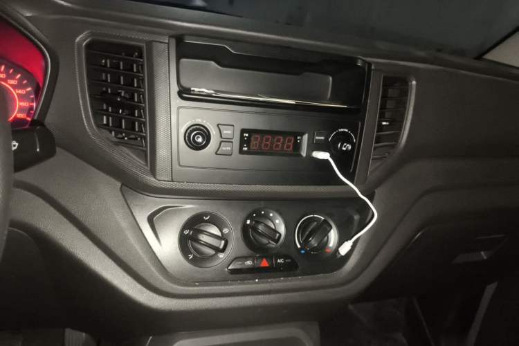 Used Wuling Hongguang V 2021 1.5L Refreshed Enjoyment Edition LAR Audio And AC Panel