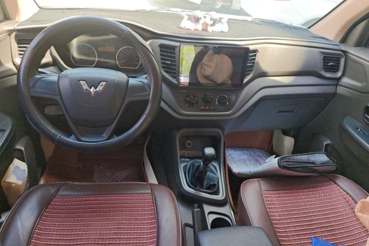 Used Wuling Hongguang V 2021 1.5L Jingqu Version LAR Center Console