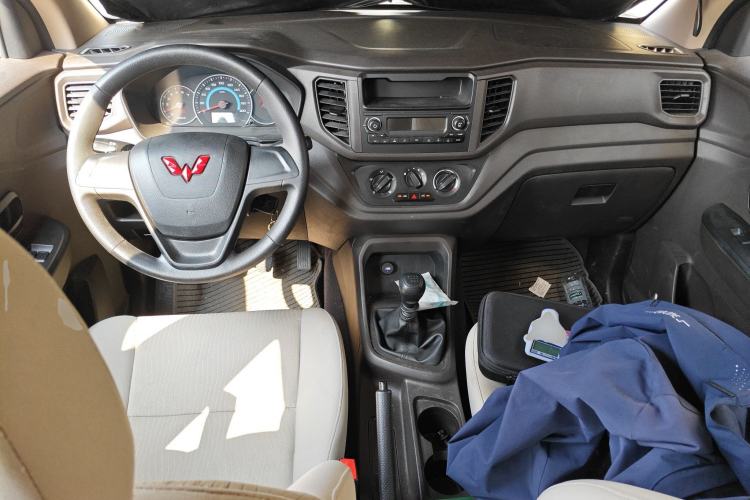 Used Wuling Hongguang V 2021 1.5L Refreshed Enjoyment Edition LAR Center Console
