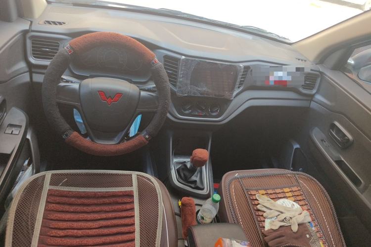 Used Wuling Hongguang V 2021 1.5L Enjoyment Edition LAR Center Console