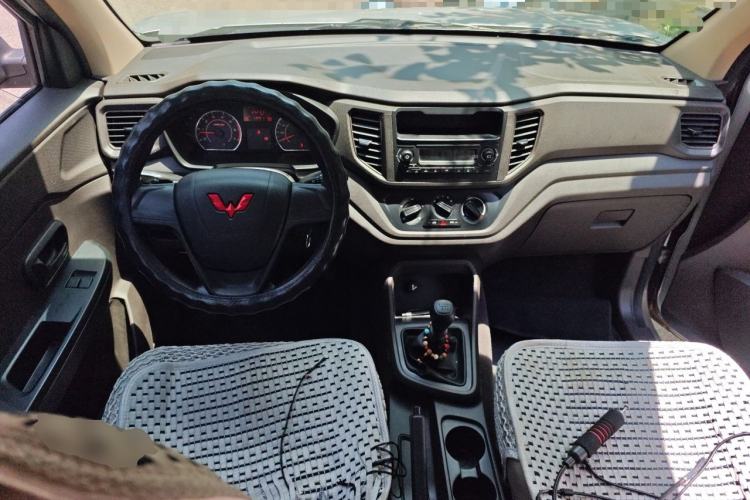 Used Wuling Hongguang V 2021 1.5L Jingqu Version LAR Center Console