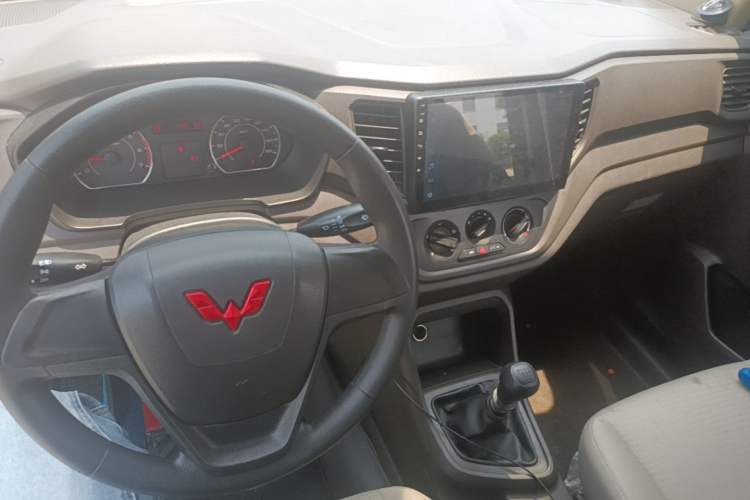 Used Wuling Hongguang V 2021 1.5L Jingqu Version LAR Center Console