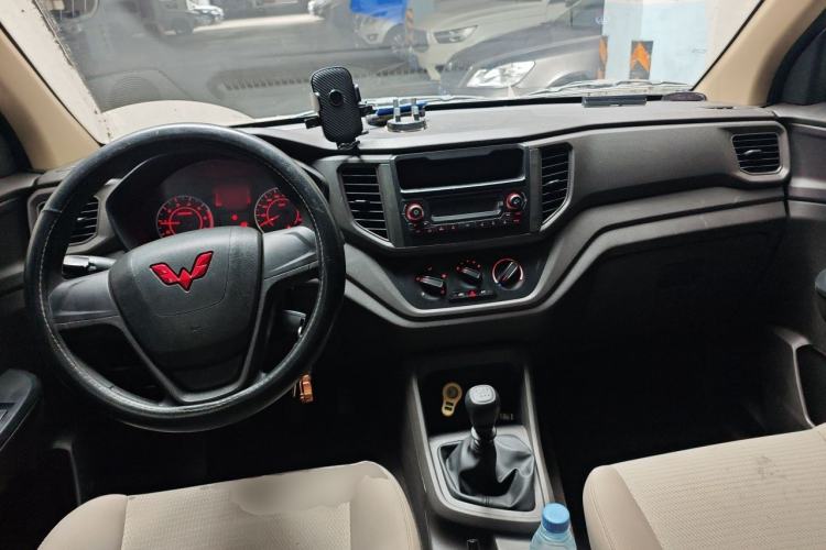 Used Wuling Hongguang V 2021 1.5L Jingqu Version LAR Center Console