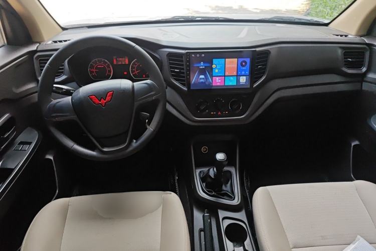 Used Wuling Hongguang V 2021 1.5L Refreshed Enjoyment Edition LAR Center Console