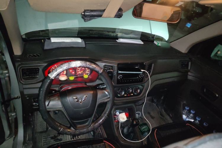 Used Wuling Hongguang V 2021 1.5L Jingqu Version LAR Center Console