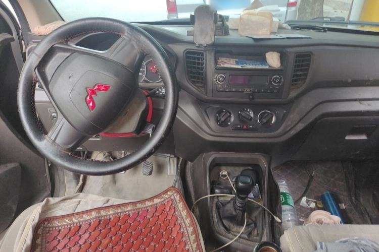 Used Wuling Hongguang V 2021 1.5L Refreshed Enjoyment Edition LAR Center Console