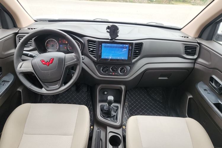 Used Wuling Hongguang V 2021 1.5L Jingqu Version LAR Center Console