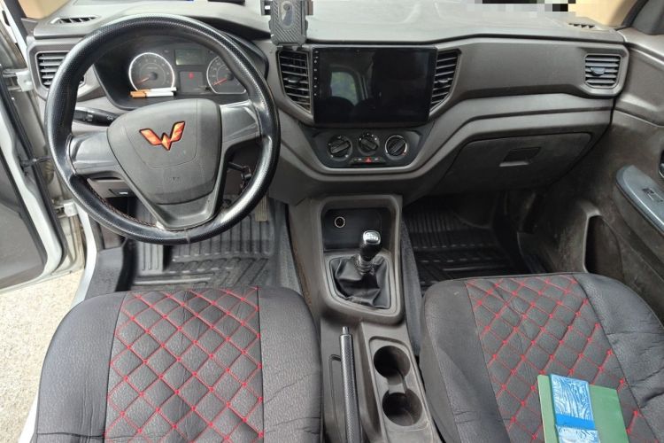 Used Wuling Hongguang V 2021 1.5L Jingqu Version LAR Center Console