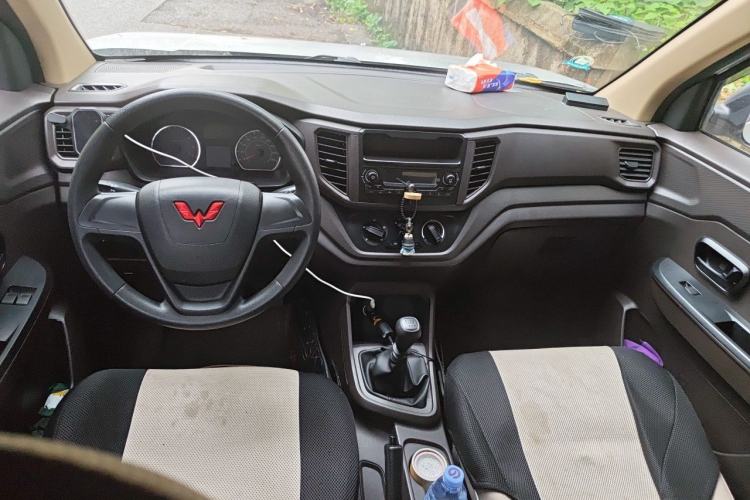 Used Wuling Hongguang V 2021 1.5L Refreshed Enjoyment Edition LAR Center Console