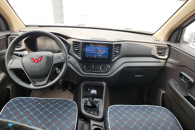 Used Wuling Hongguang V 2021 1.5L Refreshed Enjoyment Edition LAR Center Console