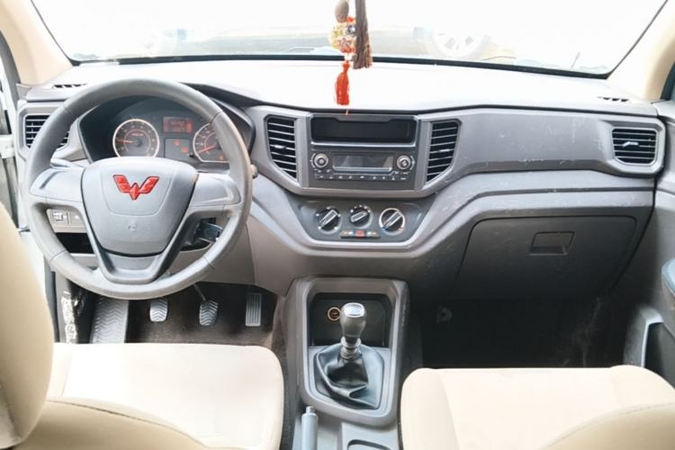 Used Wuling Hongguang V 2021 1.5L Jingqu Version LAR Center Console