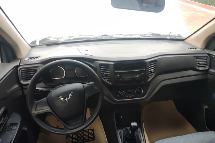 Used Wuling Hongguang V 2021 1.5L Jingqu Version LAR Center Console