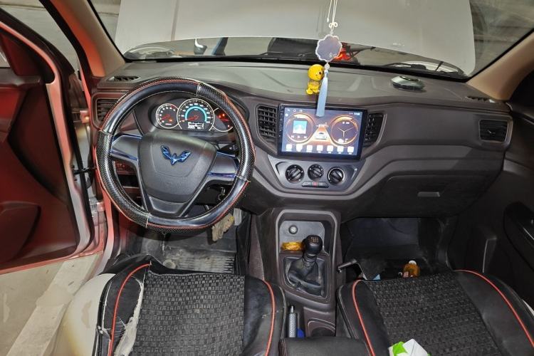 Used Wuling Hongguang V 2021 1.5L Enjoyment Edition LAR Center Console
