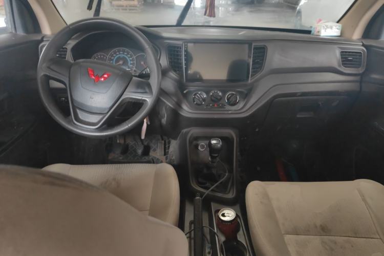 Used Wuling Hongguang V 2021 1.5L Refreshed Enjoyment Edition LAR Center Console