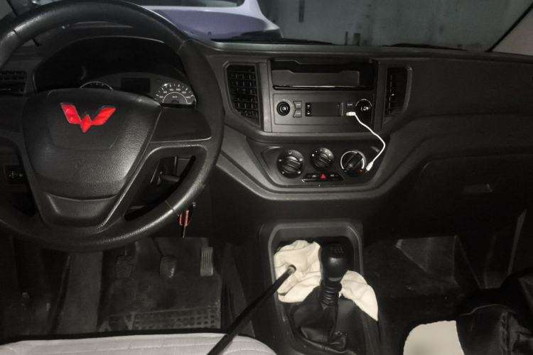 Used Wuling Hongguang V 2021 1.5L Refreshed Enjoyment Edition LAR Center Console