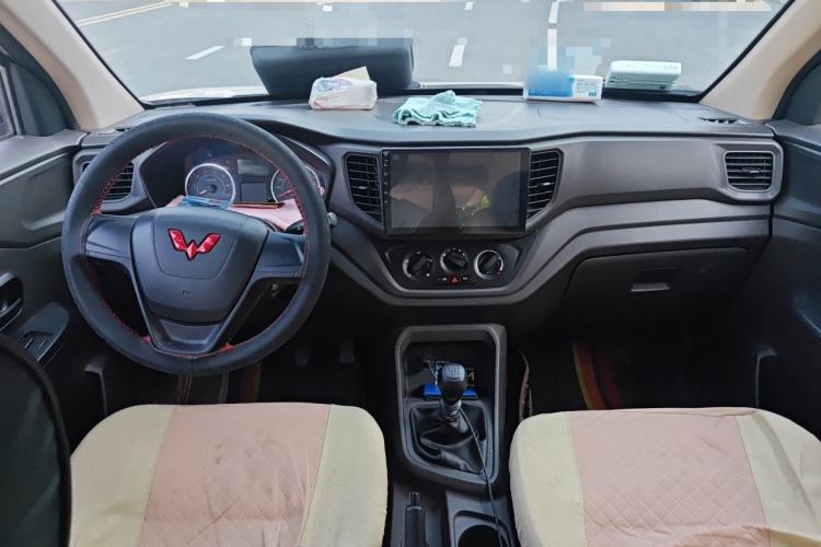 Used Wuling Hongguang V 2021 1.5L Jingqu Version LAR Center Console