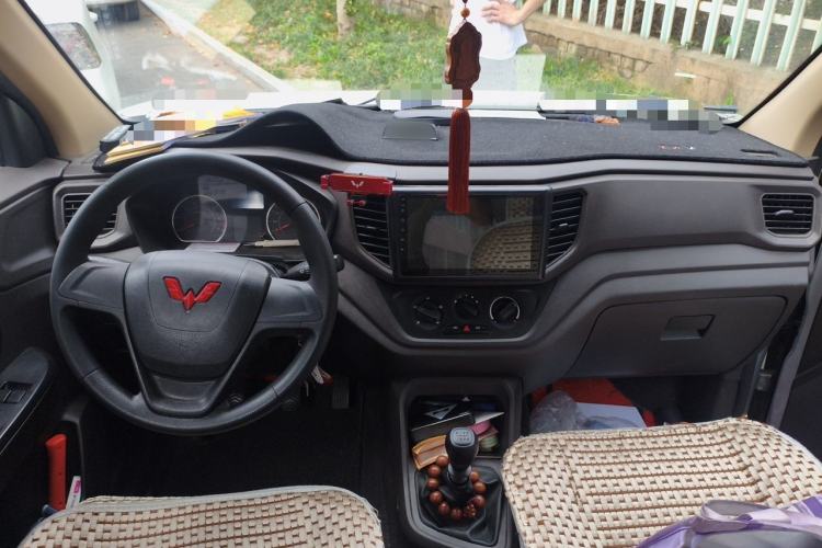 Used Wuling Hongguang V 2021 1.5L Jingqu Version LAR Center Console
