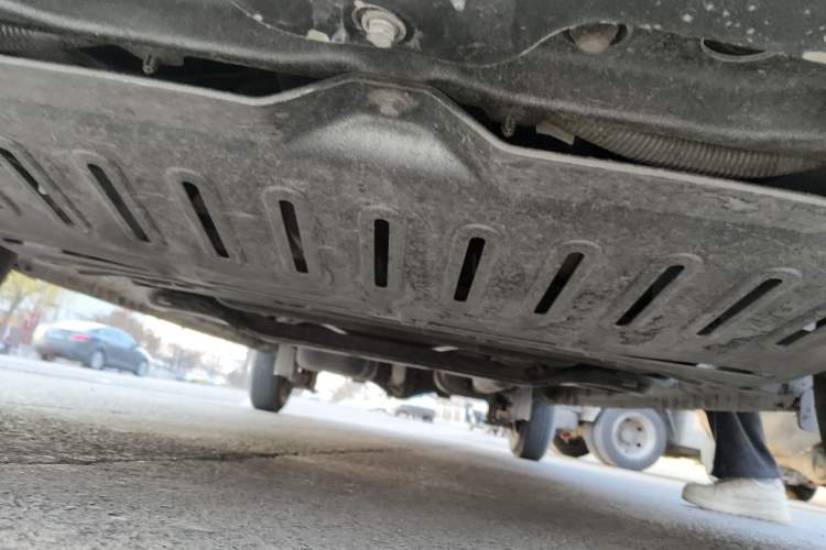 Used Wuling Hongguang V 2021 1.5L Jingqu Edition Enclosed-Window Vehicle LAR Chassis Front