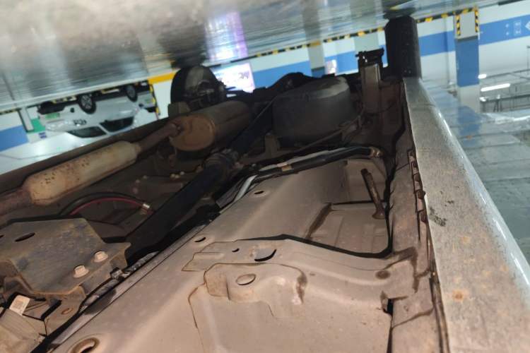 Used Wuling Hongguang V 2021 1.5L Jingqu Version LAR Chassis Front Right