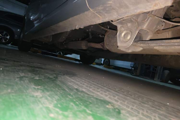 Used Wuling Hongguang V 2021 1.5L Jingqu Edition Enclosed-Window Vehicle LAR Chassis Rear Left