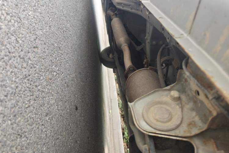 Used Wuling Hongguang V 2021 1.5L Jingqu Edition Enclosed-Window Vehicle LAR Chassis Rear Left