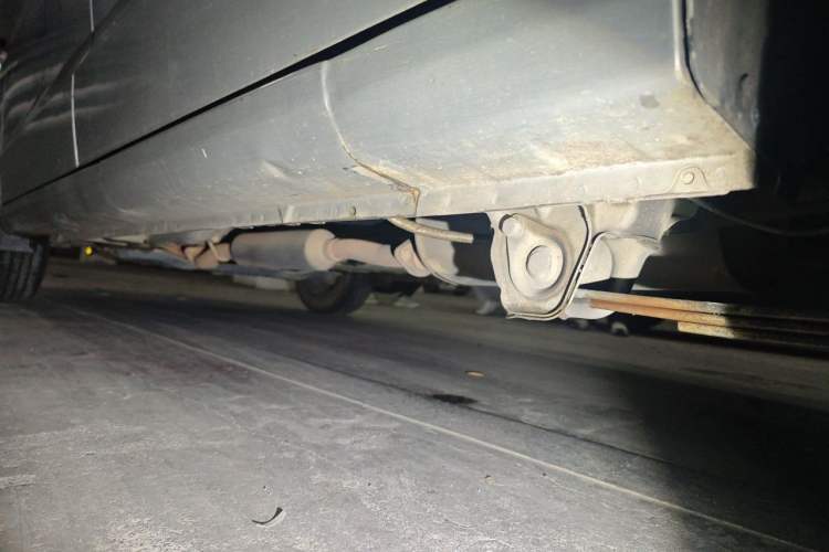 Used Wuling Hongguang V 2021 1.5L Jingqu Edition Enclosed-Window Vehicle LAR Chassis Rear Left