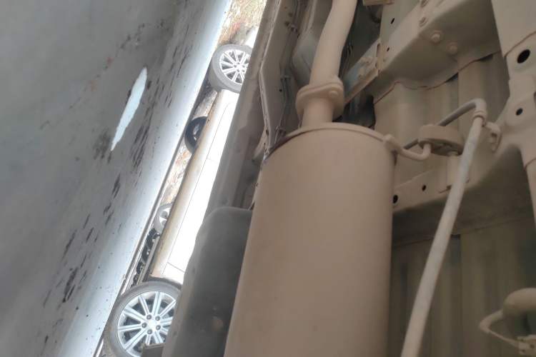 Used Wuling Hongguang V 2021 1.5L Jingqu Edition Enclosed-Window Vehicle LAR Chassis Rear Left