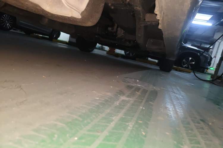 Used Wuling Hongguang V 2021 1.5L Jingqu Edition Enclosed-Window Vehicle LAR Chassis Rear Right