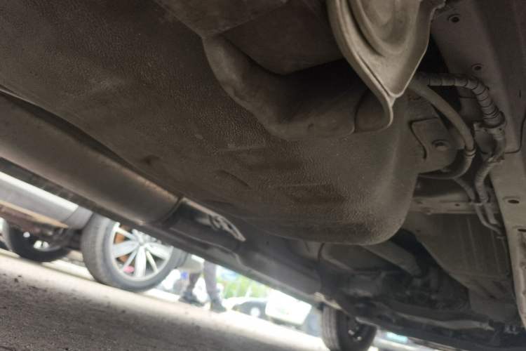 Used Wuling Hongguang V 2021 1.5L Jingqu Edition Enclosed-Window Vehicle LAR Chassis Rear Right