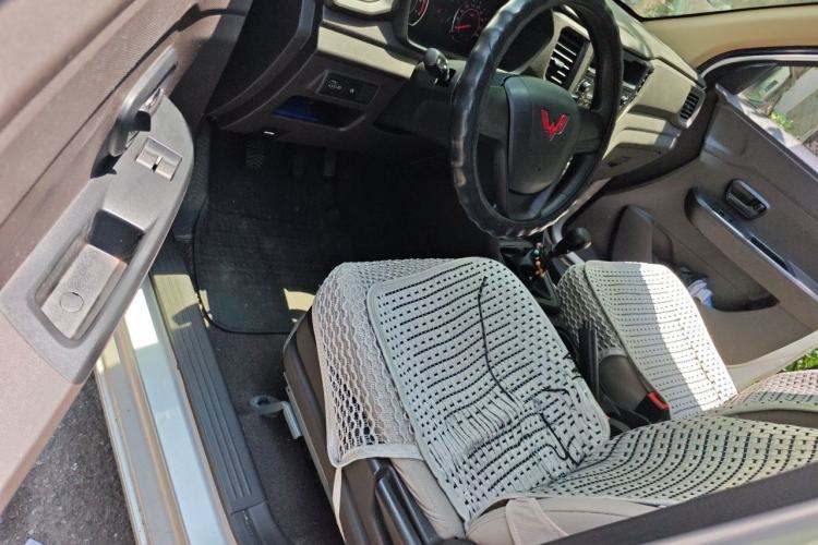 Used Wuling Hongguang V 2021 1.5L Jingqu Version LAR Driver Seat