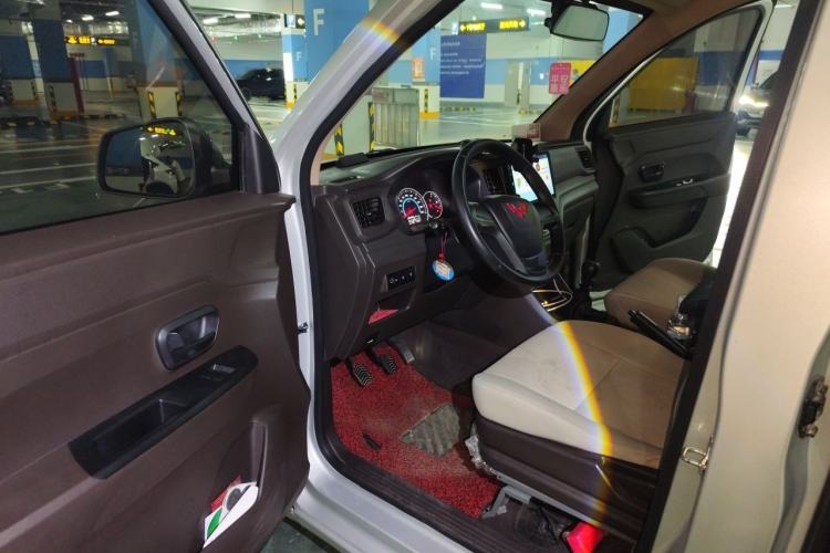 Used Wuling Hongguang V 2021 1.5L Jingqu Version LAR Driver Seat