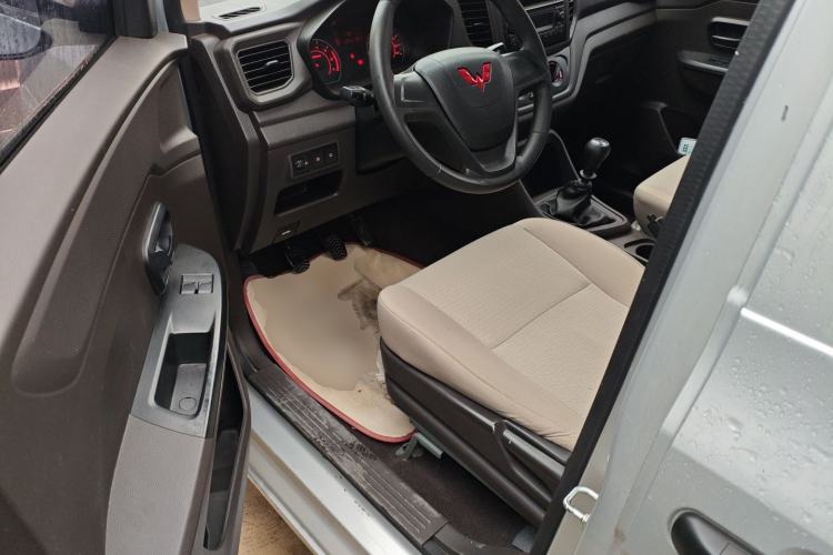 Used Wuling Hongguang V 2021 1.5L Jingqu Version LAR Driver Seat