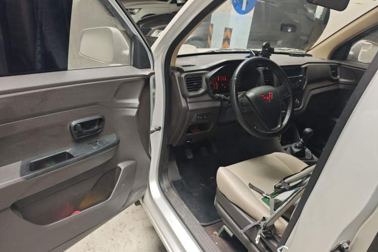Used Wuling Hongguang V 2021 1.5L Jingqu Version LAR Driver Seat