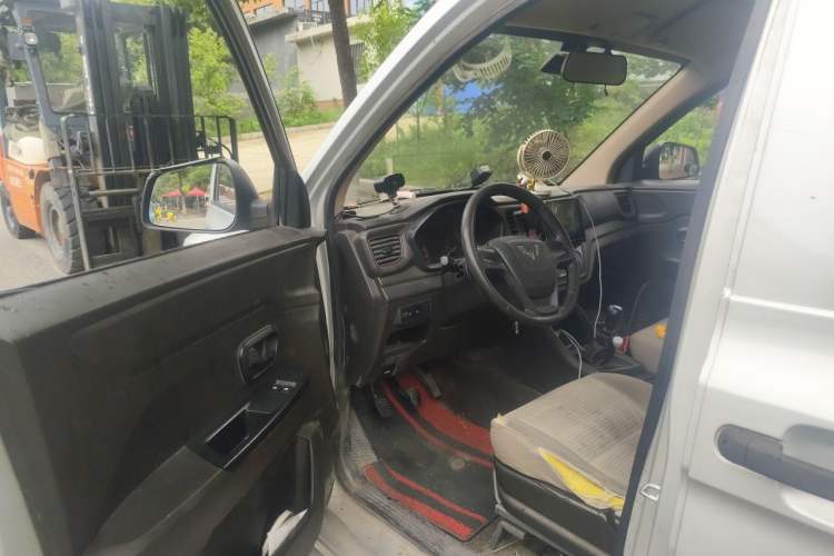 Used Wuling Hongguang V 2021 1.5L Jingqu Version LAR Driver Seat