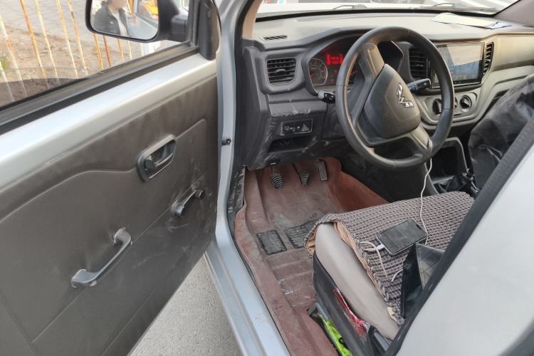 Used Wuling Hongguang V 2021 1.5L Jingqu Edition Enclosed-Window Vehicle LAR Driver Seat