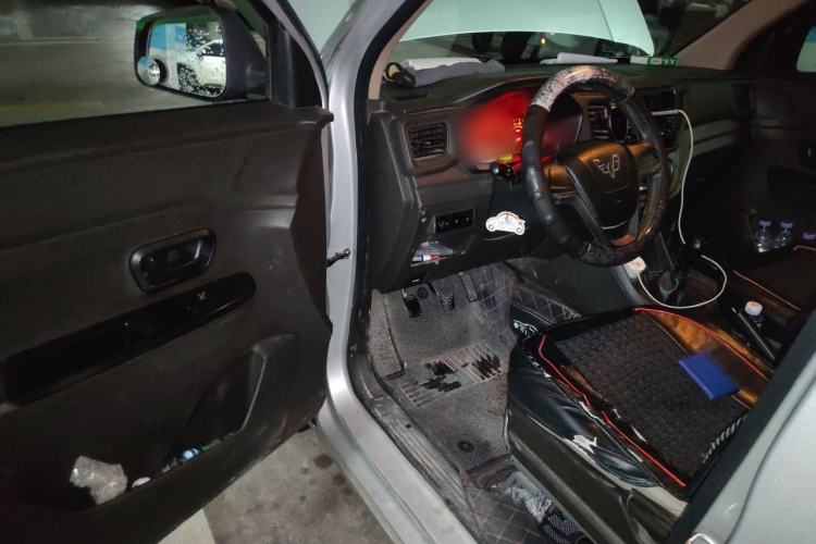 Used Wuling Hongguang V 2021 1.5L Jingqu Version LAR Driver Seat