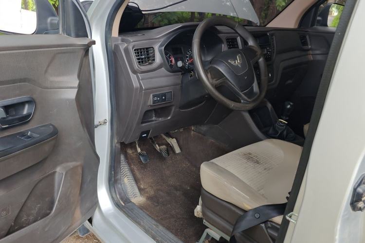 Used Wuling Hongguang V 2021 1.5L Jingqu Edition Enclosed-Window Vehicle LAR Driver Seat