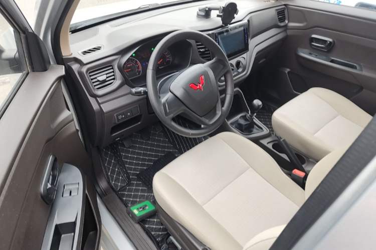 Used Wuling Hongguang V 2021 1.5L Jingqu Version LAR Driver Seat