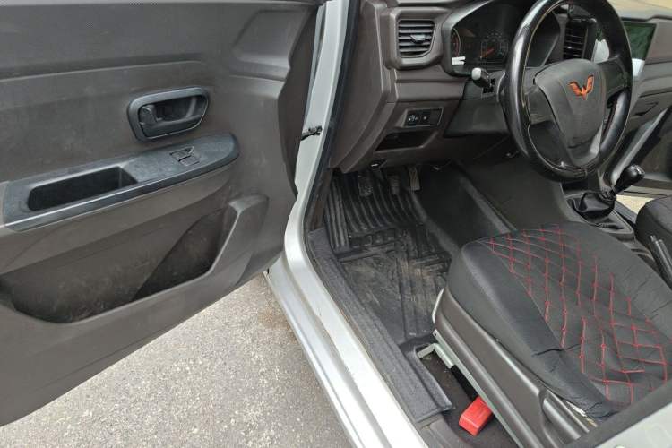 Used Wuling Hongguang V 2021 1.5L Jingqu Version LAR Driver Seat