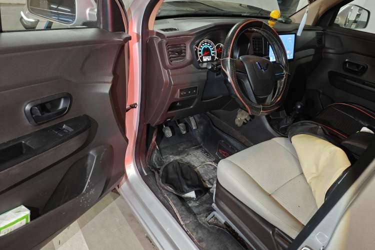 Used Wuling Hongguang V 2021 1.5L Enjoyment Edition LAR Driver Seat
